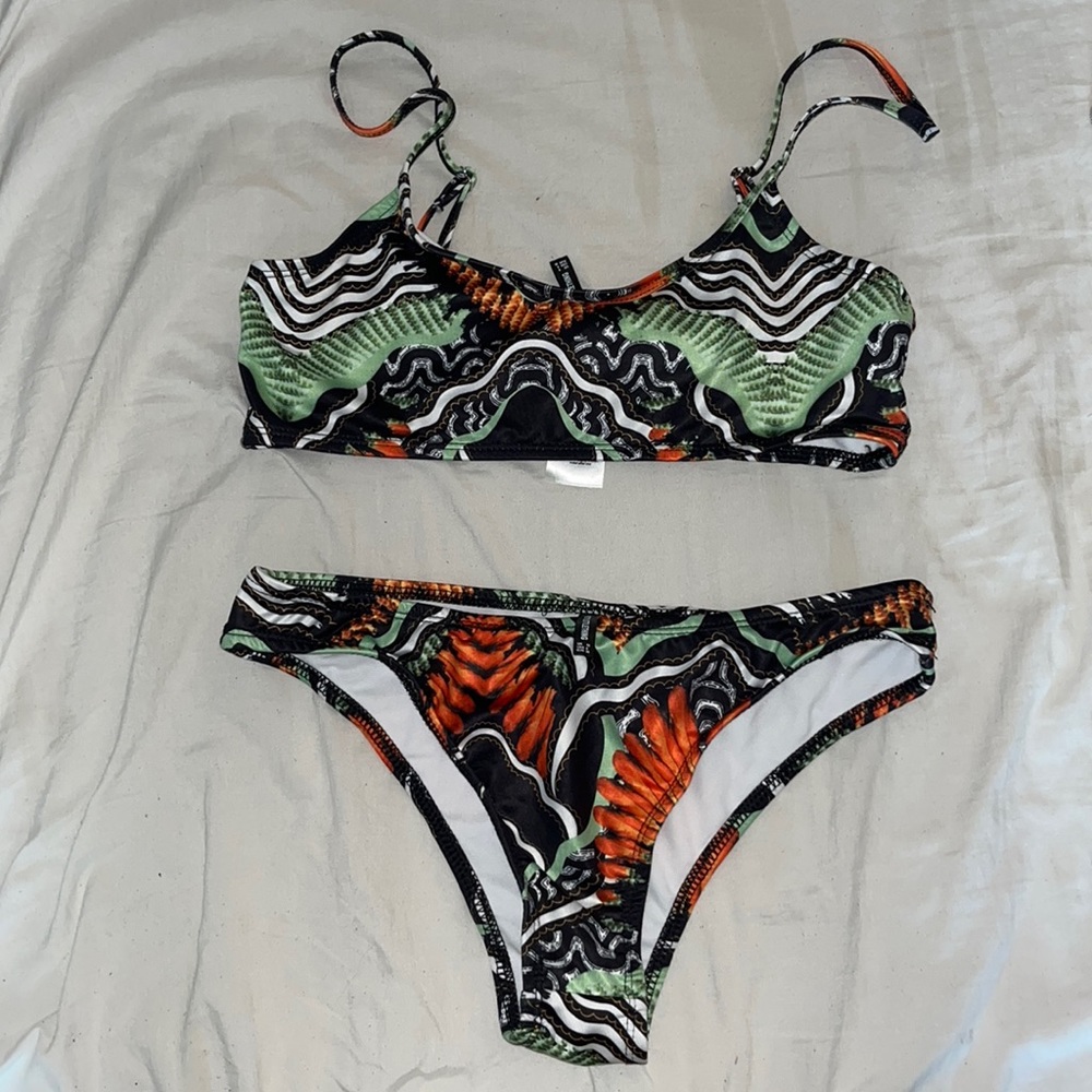 Pretty Little Thing bikini